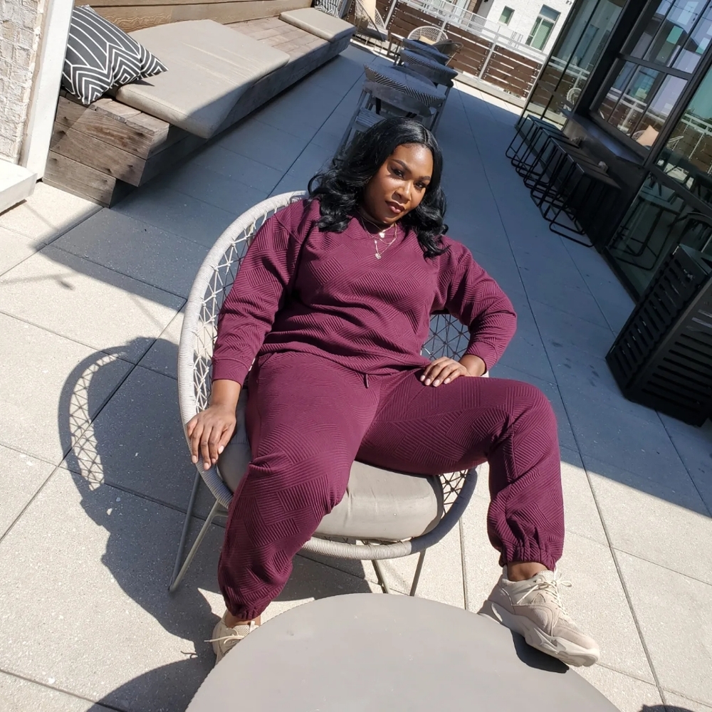 Plus Size Textured Jogger - Picture 4 of 4